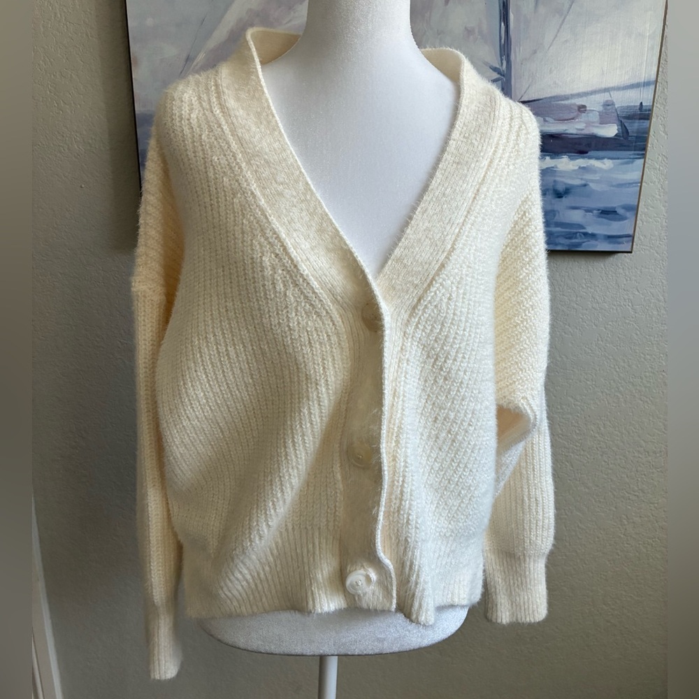 Abercrombie & Fitch Cream Women's Cardigan